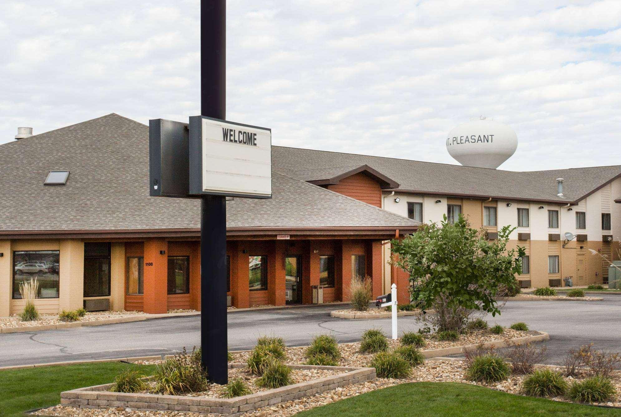 Americinn By Wyndham Mount Pleasant Kültér fotó